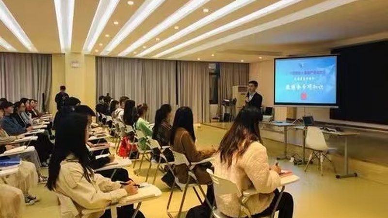 除了以上基本材料外，根据不同课程和机构的要求，可能还需要提供其他材料，如：