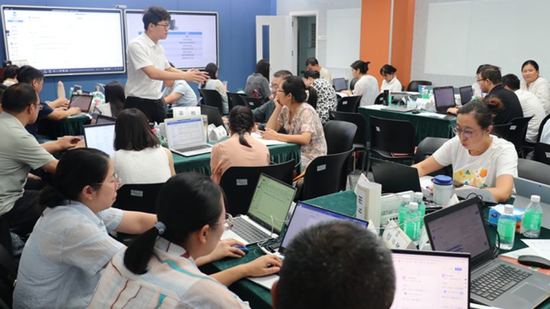 企业培训线上哪家好？揭秘线上培训的五大关键要素